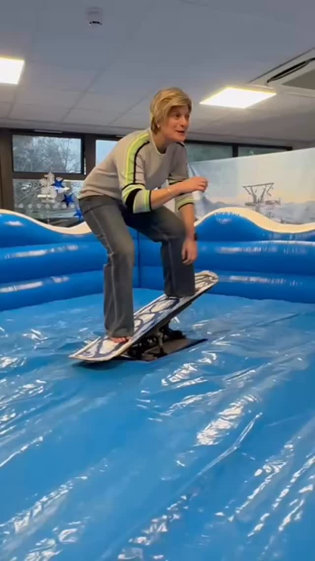 Miss Sanett’s Snowboard Challenge 🏂✨
Snowboard queen status unlocked — 1 min 15 secs on the clock! 👑🔥
And huge congrats to the 3 super-guessers who got it spot-on — enjoy those own-clothes vouchers throughout the school year! 🎉👏
What a brilliant way to help round off the fair! ❄️🎄