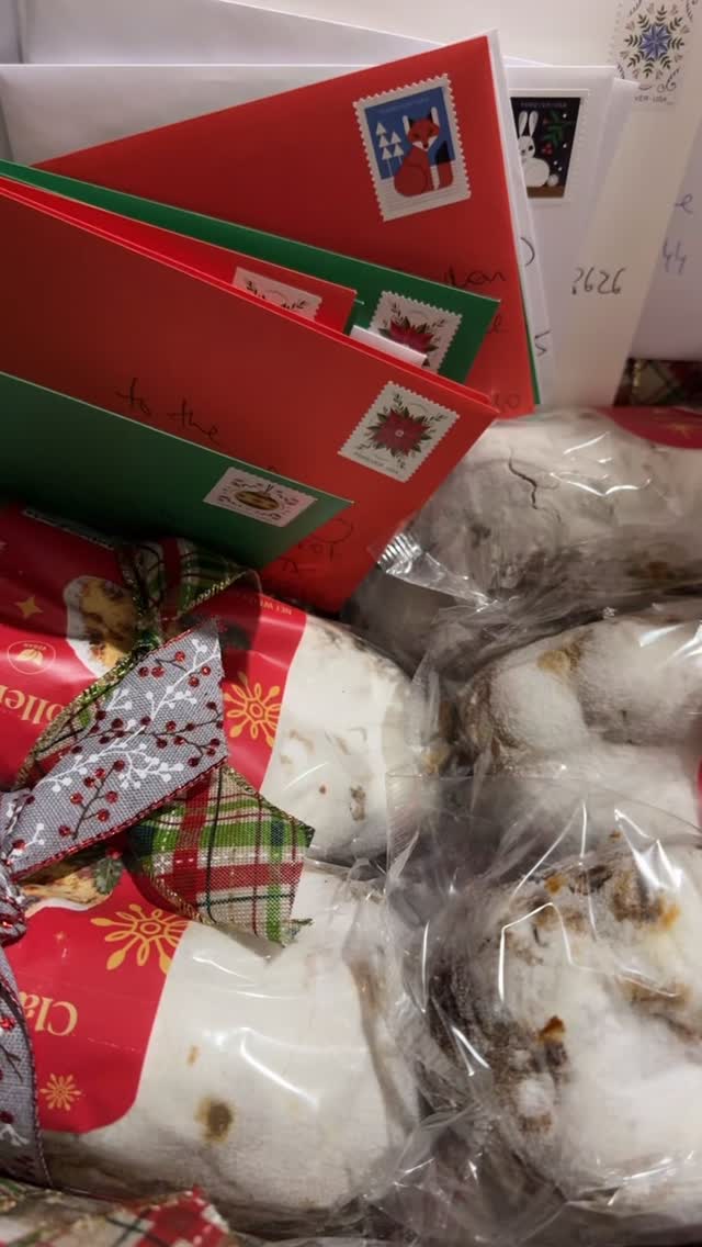 That was an efficient early morning ✨
I loved spending the quiet hours writing Christmas cards for my amazing clients and preparing gifts to be delivered. Grateful for every relationship and excited to spread a little holiday cheer! 🎄💌🎁
#ClientAppreciation #HolidaySeason #RealtorLife #GratefulHeart #ChristmasSpirit #AustinRealtor #SmallBusinessLove #ThankYouCards #HolidayPrep #SpreadJoy #adtv #CentralTexasRealtor #YourRealtorForLife #germanrealtorinaustin #bhhstxrealty #soldbysabine #HomeForTheHolidays