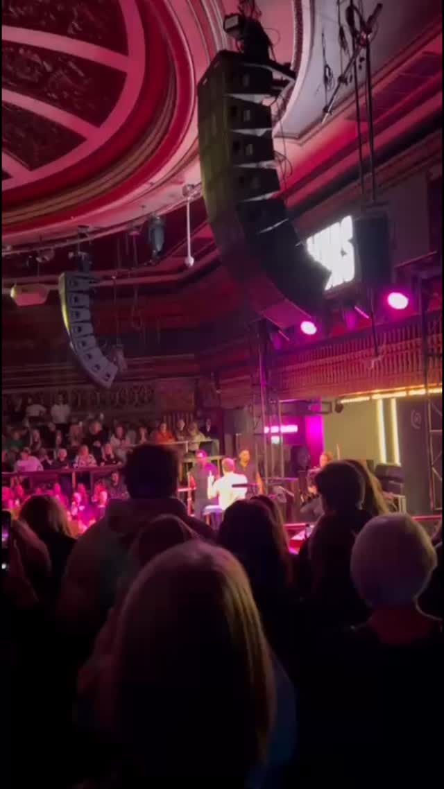 @ollymurs
@banquetrecords