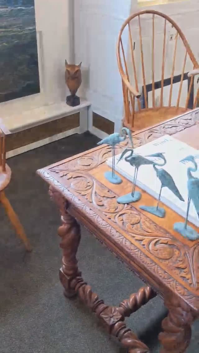 Quick stop at Blue Raven Gallery to deliver sculpture on my way to Castine and then camp. @blueravengallery
A beautiful gallery! Plan your visit!
#digbyveeverscarter #blueraven #mainartist #sculpture