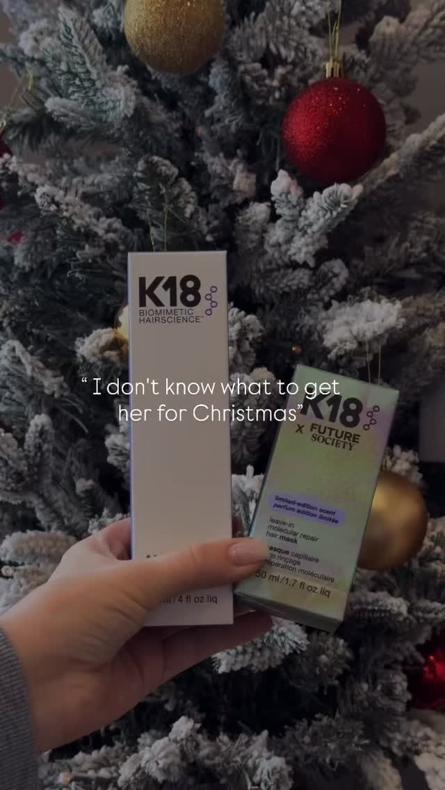 ✨ Luxe Gifts Under $100? Yes… they DO exist.
Our $100 & Under Gift Guide is packed with high-impact, salon-loved favourites that make every hair routine feel elevated.
Think hydration heroes, shine boosters, luxe sets, and the products your stylist uses on you — all wrapped up in a budget-friendly bow. 🎁
Perfect For:
💛 Your work bestie
💛 Secret Santa (when you want to win)
💛 Sisters, moms & beauty lovers
💛 Treating yourself because… why not?
Ready to shop? Stop on in!
Tap to browse our $100 & Under picks and pop into Eau Salon to grab yours before they’re gone!
#yqr #yqrhair #yqrhairstylist #yqrhairsalon