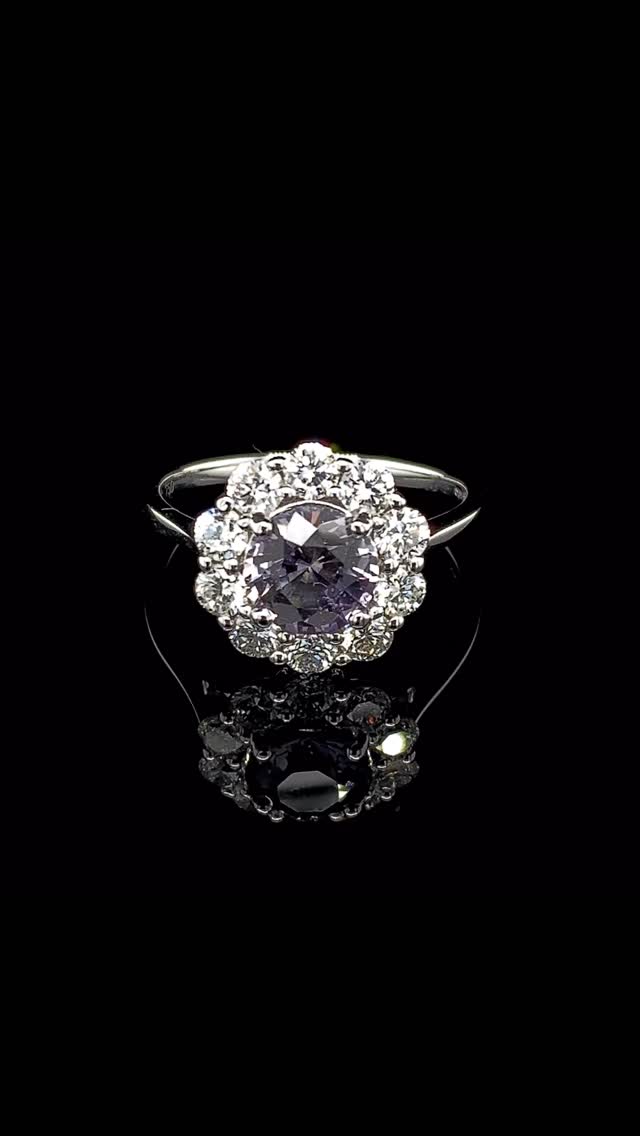#glasgowjeweller #mundieandson #glasgow #diamonds #christmaspresents #whitegold #noheatsapphire