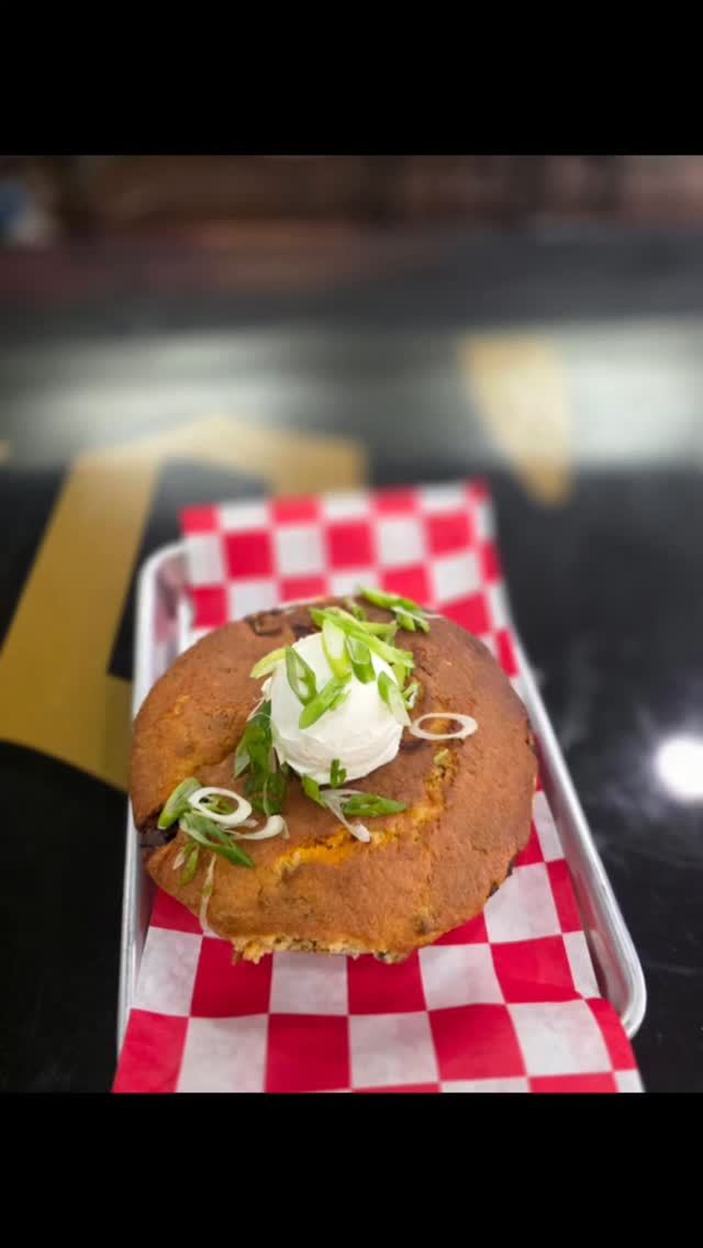 Brisket Chili Pot Pie. No beans even though I prefer it. Tender chunks of smoked brisket, rich sauce from chiles and tomatoes. Topped with a jalapeño cheddar cornbread.
As in the words of the great John Brotherton "show up late, lose weight"
LFG!
