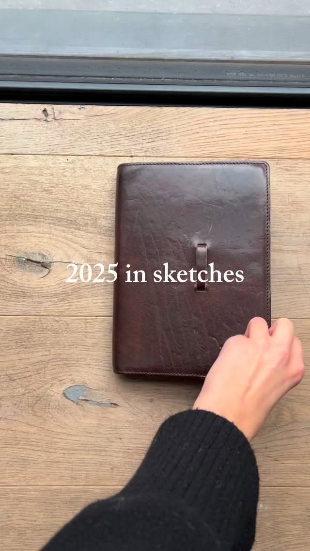 2025 has been a busy year for sketches โ๐ผ
#artist #sketchbook #sketchbookart #sketchbookdrawing #foryou