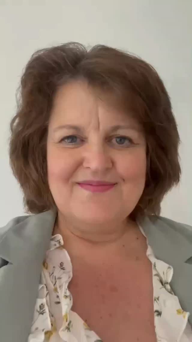 Universal Higher Education is pleased to announce an exciting enhancement to our courses.
From 2026 onwards, every eligible student in our Bachelor of Information Technology, Master of Information Technology, and Master of Engineering Management degrees will be guaranteed an internship placement as part of their course*. This development strengthens employment-focused outcomes and gives prospective students a powerful reason to choose UHE. 🎓💼
🔗 Eligibility criteria apply. Visit: www.uhe.edu.au/internship
Please see the message from UHE’s Chief Academic Officer, Professor Shelley Kinash.
#UniversalHigherEducation #UHE #OxfordInternationalMelbourne #Internships #IndustryExperience CareerReady