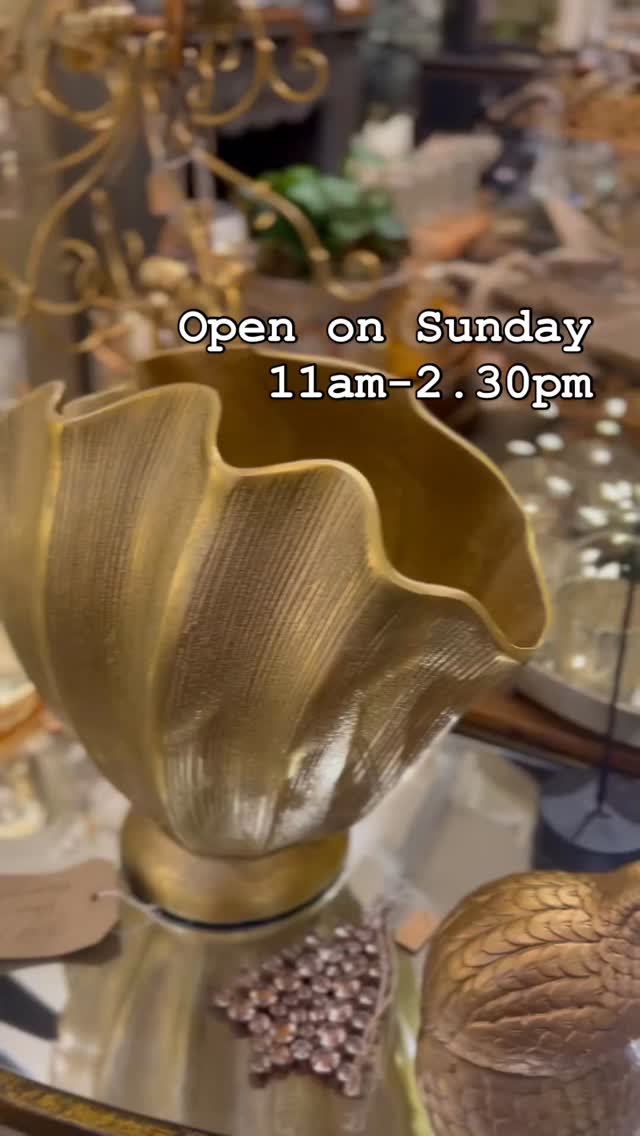 #sevenoaks #independentretailer #sevenoakslifestyle #interiorstyling #shoplocal #countryliving #independentretail #christmasgiftideas #christmastreedecorating #sundayshopping