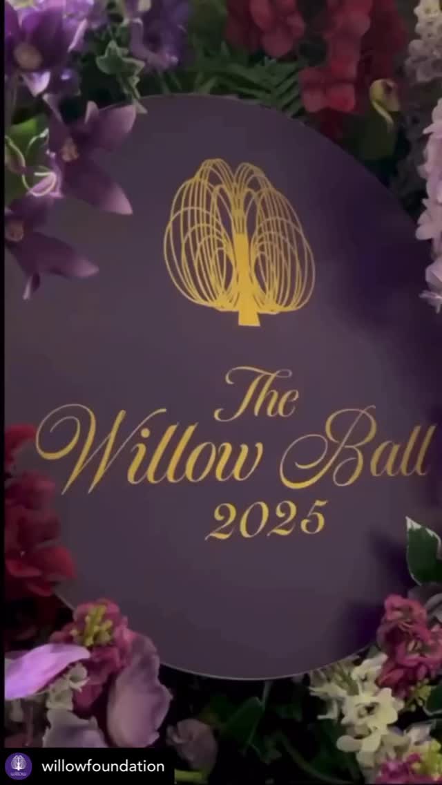 Such an honour to be back with this incredible lot of @willowfoundation at the beautiful @thedorchester (And following @chesneyhawkesofficial was bloomin’ amazing - what a show/singer/ledge!) 😍🤘🏼❤️FF
.
.
.
#livemusic #weddingparty #eventprofs #event #eventplanning #party #band #london #wedding #weddingplanner #weddingband #partyband #singers #entertainment #coversband #celebration #luxuryevents #showband #covers #eventprofsuk #instagood #instawedding #luxurywedding #bestband #willowball #80s #fullyfunktional #90s #video #sax