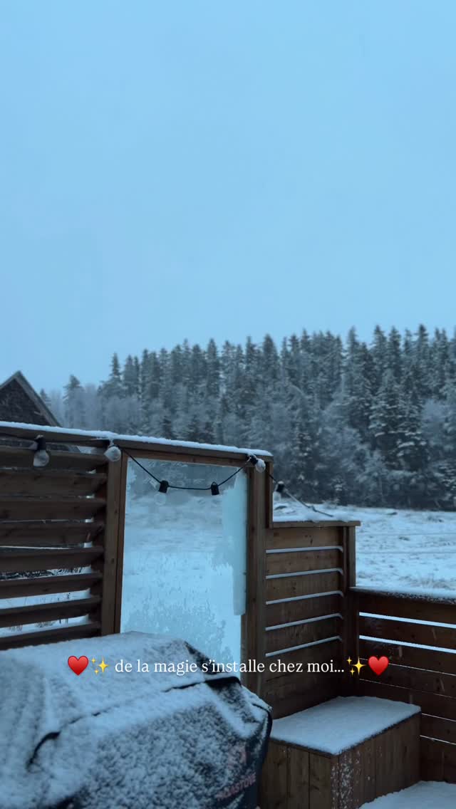 De la magie s’installe chez moi, et s’annonce un Noël plein des surprises mais surtout le début d’une nouvelle vie comme Entrepreneur et Coach de Vie.
#sainteflavie #gaspesie #gite #canada #tourismegaspesie