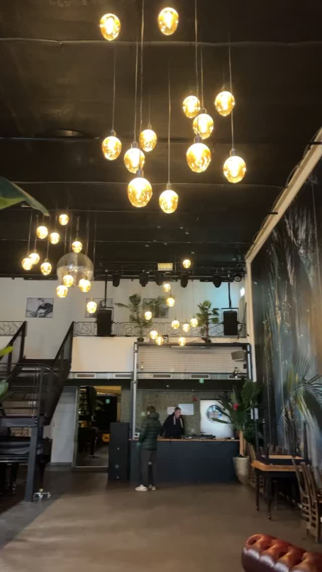 Aufbau läuft.
Location steht.
Kamera check ✔️
Herzen voll 🧡
Wir freuen uns riesig auf euch –
das wird bunt, laut vor Leben und richtig gut.
Bad Honnef bleibt bunt 🌈🎬
#lilobadhonnef