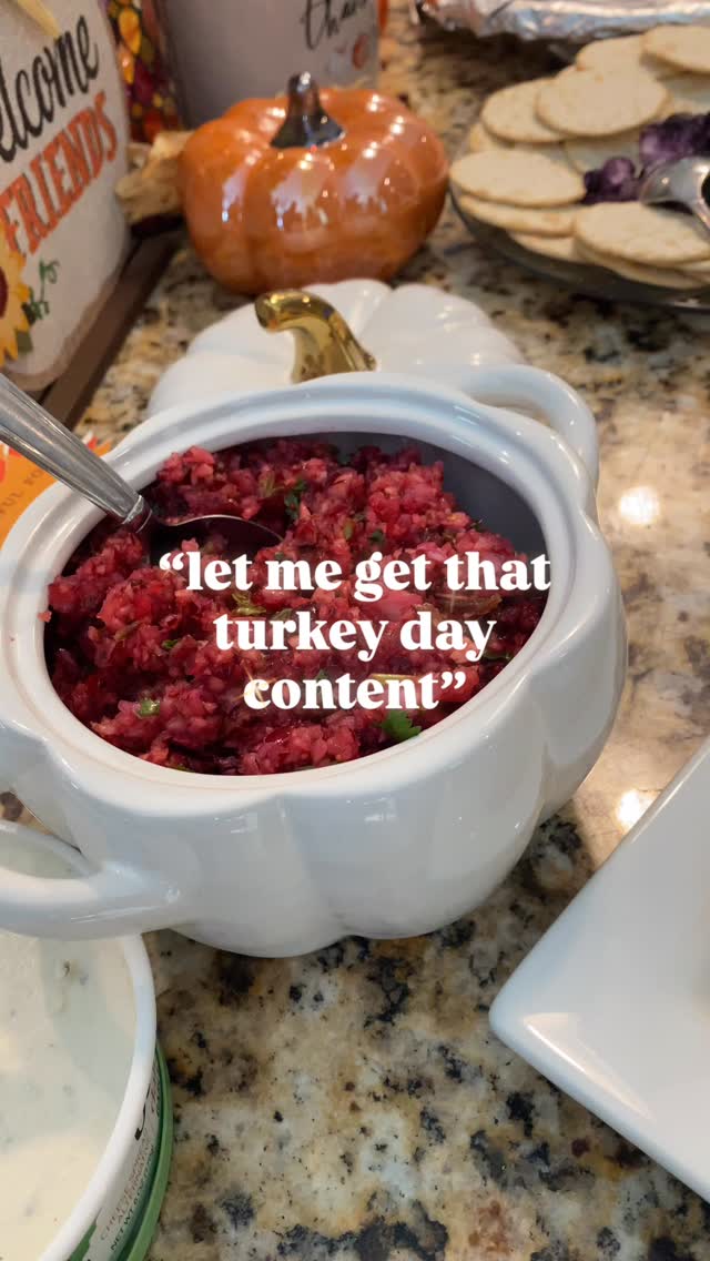 Contributing to the need for stretchy pants, one Thanksgiving at a time 😛
Happy Thanksgiving, ya turkeys! I’m grateful you’re here to cheese it up!
🧈🧀❤️🦃💛🥧🥖🧡
#thanksgiving #thanksgivingrecipes #thanksgivingappetizers