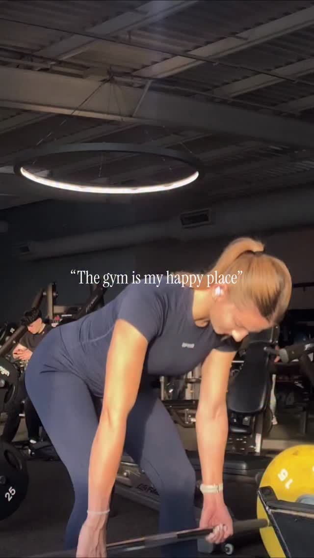 “The gym is my happy place” …* also my face at the gym 😶
When someone says something to me in the gym and I’m either so focused or exhausted that after the interaction I analyse whether my face was being nice to them😫 I promise I’m not scary, I’m just shy😆
#gymhumour #relatable