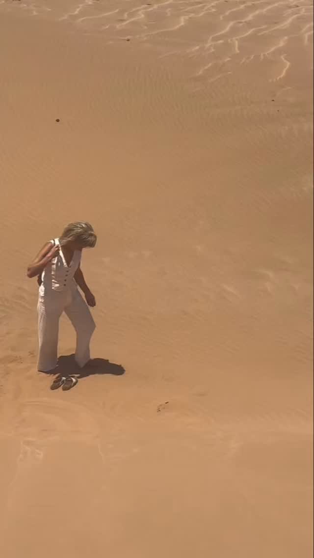 Climb every mountain!
Zo is het mensen, en wat mij betreft dan graag de zandduinen van Namibie…
#nobodysafari #namibië #retreat