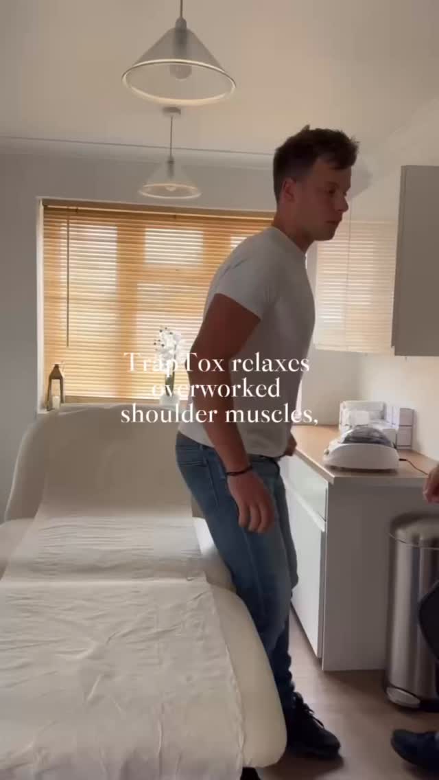 ✨ Everything You Need to Know About Trap Tox ✨
Thinking about slimming your shoulders or easing chronic trap tension? Trap Tox targets the trapezius muscles to create a longer, more elegant neck line and reduce tightness + headaches.
What it does:
✔ Softens overactive trap muscles
✔ Helps with tension + posture
✔ Creates a more feminine shoulder contour
✔ Relieves “desk neck” + stress tightness
What to expect:
💉 Treatment time: 5–10 minutes
⏳ Tension relief: 5–7 days
📉 Shoulder slimming: 4–8 weeks
📆 Duration: 3–6 months
Dose: Always customized based on your muscle strength + aesthetic goals
𝖡𝗈𝗈𝗄𝗂𝗇𝗀𝗌
☏ 𝟢𝟩𝟦𝟫𝟪𝟫𝟪𝟩𝟣𝟪𝟪
☞︎ 𝗆𝗂𝖽𝗅𝖺𝗇𝖽𝖼𝗅𝗂𝗇𝗂𝖼𝗌@𝗀𝗆𝖺𝗂𝗅.𝖼𝗈𝗆
✩ 𝗐𝗐𝗐.𝗆𝗂𝖽𝗅𝖺𝗇𝖽𝖼𝗅𝗂𝗇𝗂𝖼.𝖼𝗈.𝗎𝗄
𝖬𝗂𝖽𝗅𝖺𝗇𝖽 𝖠𝖾𝗌𝗍𝗁𝖾𝗍𝗂𝖼𝗌 𝖢𝗅𝗂𝗇𝗂𝖼 𝖢𝗈𝗏𝖾𝗇𝗍𝗍𝗒
✩ 𝖬𝖾𝖽𝗂𝖼𝖺𝗅 𝖯𝗋𝖺𝖼𝗍𝗂𝗍𝗂𝗈𝗇𝖾𝗋 𝖫𝖾𝖽 𝖠𝖾𝗌𝗍𝗁𝖾𝗍𝗂𝖼𝗌
✩ 𝖥𝗎𝗅𝗅𝗒 𝖨𝗇𝗌𝗎𝗋𝖾𝖽 𝖢𝗈𝗌𝗆𝖾𝗍𝗂𝖼 𝖢𝗅𝗂𝗇𝗂𝖼
✩ 𝖯𝗋𝗂𝗏𝖺𝗍𝖾 𝖺𝗇𝖽 𝖢𝗈𝗇𝖿𝗂𝖽𝖾𝗇𝗍𝗂𝖺𝗅
#TrapTox #TrapeziusBotox #ShoulderSlimming #AestheticMedicine #NeckSlimming #TensionRelief #PostureImprovement #HeadacheRelief #Injectables #BeautyTreatments #AestheticsClinic #WellnessAesthetics #CosmeticInjectables