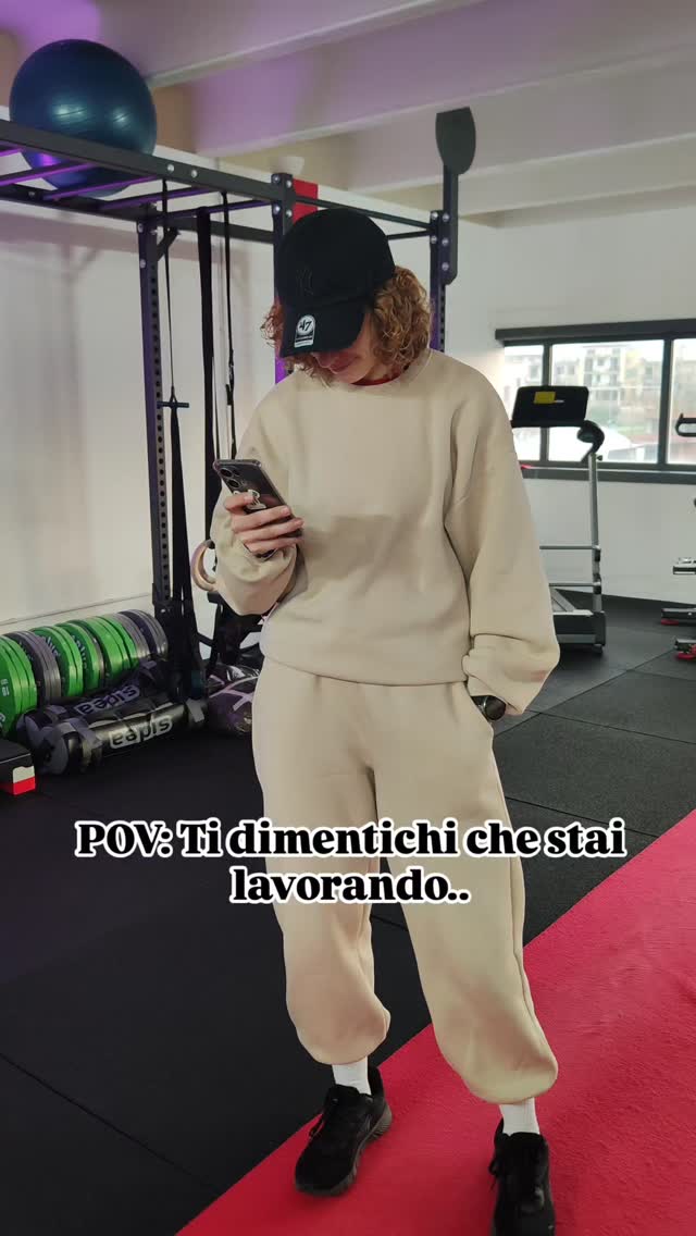POV: Ti dimentichi che stai lavorando.. 🙄🤷🏼
📍Via Sandro Pertini,5 castello di Cisterna
#videodivertenti #reelitaliani #viral #heronforcearea #functionaltraining