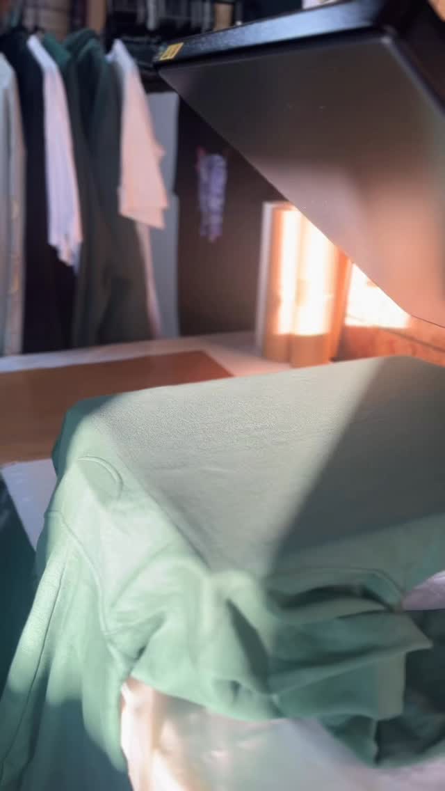 Early mornings in the cold shop get a little steamy. Loved these designs by the ever talented @spillerwoods.