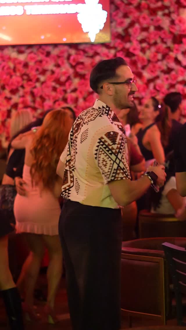 Aquí se viene a cantar fuerte, sanar rico y brindar sin pena. 🥀
Noche de despecho, Todos los Viernes 9:30 PM.
Reserve Now— link en bio🔗
#NocheDeDespecho #despecho #ladiesnightout #nochedechicas #dfw #vamosagigis #despechodallas