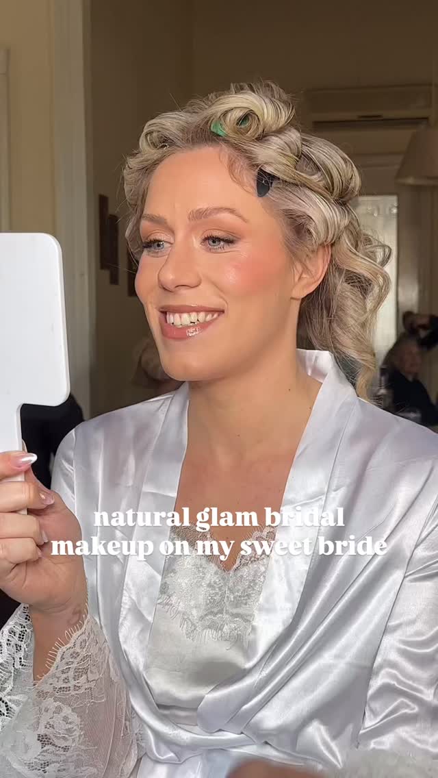 My sweet sweet girl! She is as sweet as she is beautiful 😊🤍
.
Natural makeup for blue eyed brides
.
#bridalmakeupcrete #cretemakeup #naturalbridalmakeup#glowymakeup