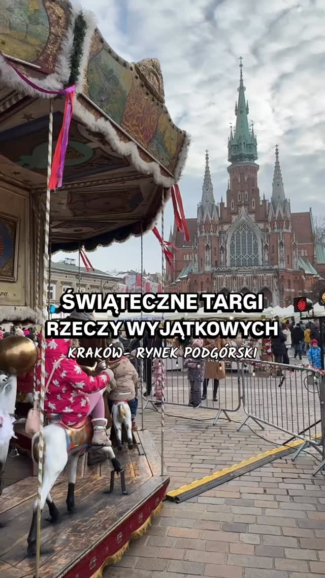 Jedno z najbardziej magicznych wydarzeń w Krakowie ✨
Świąteczne Targi Rzeczy Wyjątkowych na Rynku Podgórskim! 🎅🏻❄️
Czeka tam na Was ponad 100-letnia, wiktoriańska karuzela 🎠🎡
Poza nią znajdziecie 90 stoisk pełnych pomysłów na świąteczne prezenty od lokalnych rękodzielników i twórców.
Nie zabraknie też rozgrzewających przysmaków i napojów, a najmłodsi mogą liczyć na warsztaty oraz spotkanie z Mikołajem! 🎁🎄
Targi odbywają się w dniach 29–30 listopada 2025 w godz. 11:00–20:00. Więc jeśli jeszcze nie byliście – nadal macie czas, żeby zajrzeć 😉 Kolejna okazja dopiero za rok! 🎄
#krakow #krakowguide #incredible_europe #cracow #cracovia #krakowoldtown #krakowpoland #visitkrakow #polandphotos #polandtravel #krakowchristmasmarket #krakowpodgorze #krakowskiemamy #christmasfair #targibożonarodzeniowe #krakowpolska