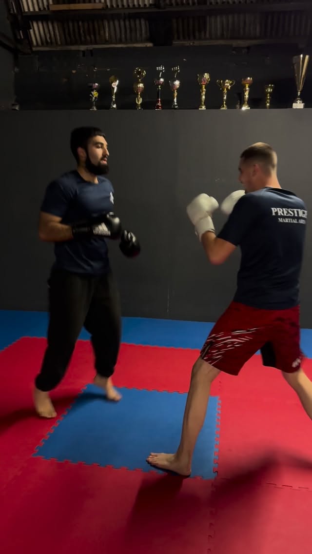 Hit and move 🔝🥊
#martialarts #kickboxing #nottingham #fitness #boxing #training #ufc #mma #nottinghamshire #ng7 #prestigemartialarts