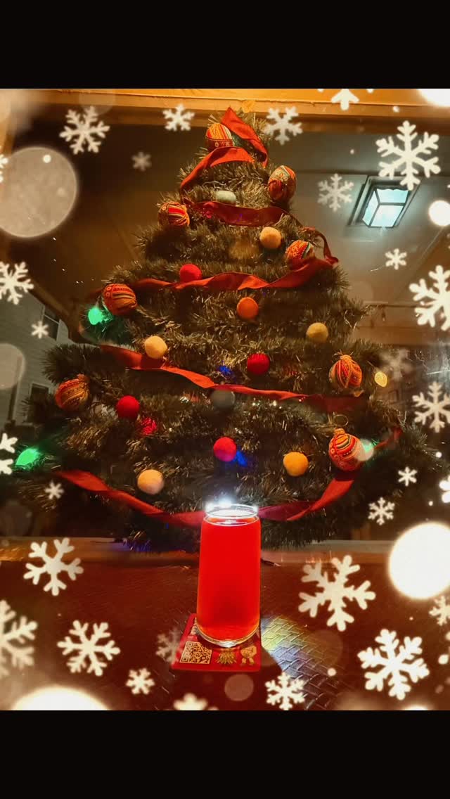 Collab alert! Swellsa Brewing and Huanchaco Lounge have teamed up to whip up 🌊 “Christmas in Huanchaco” – a winter lager 🍺 brewed with spiced Peruvian purple corn 🌽! Swing by, grab a pint, and enjoy the season🎄! Cheers! 🍻