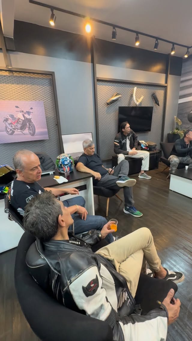 Um rolê muito sussa com a @emeamazonia
Dia de confraternizar e papear sem pressa.