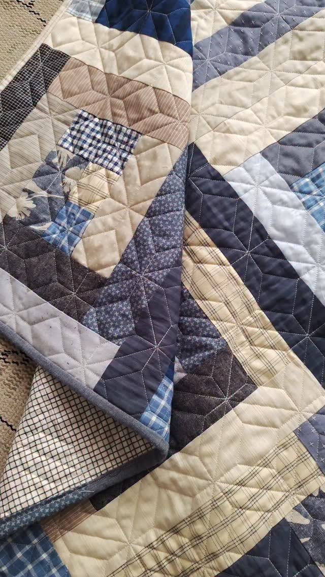 A special quilt for a very special person ๐ฅน
Quilting by @dizzlepopshop โญ