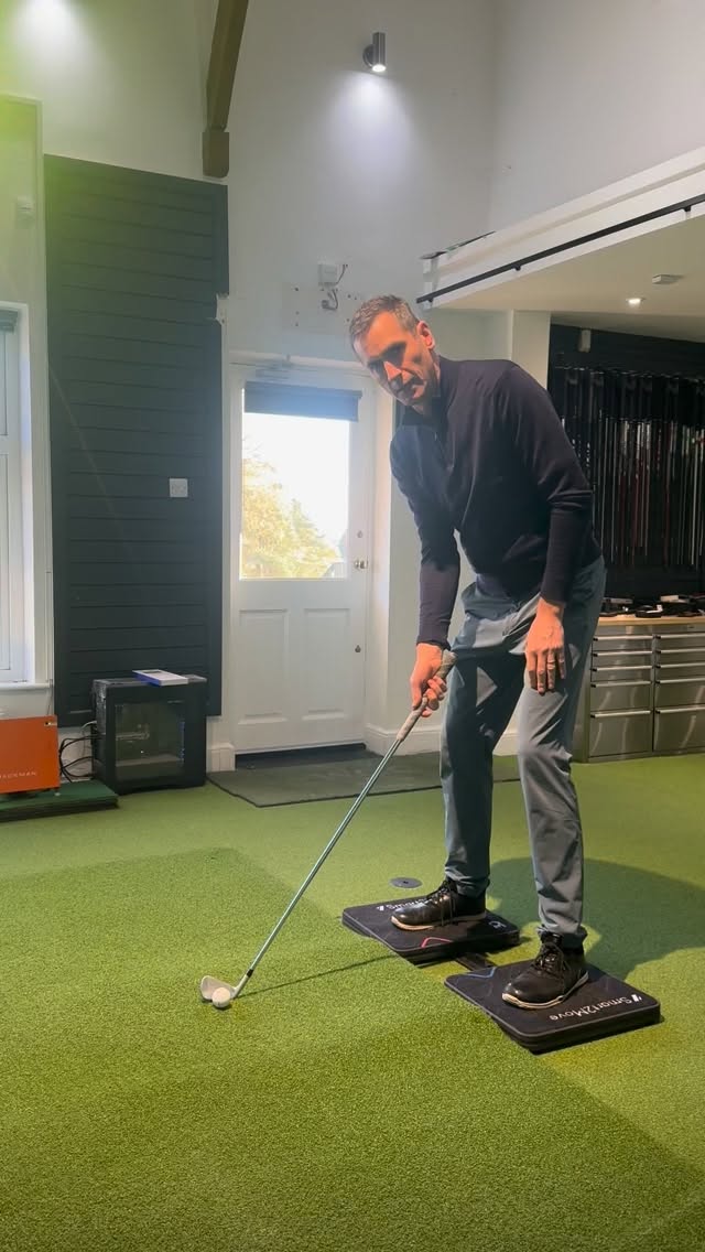 Effective use of the ground begins in start position. This term I think better implies readiness for motion than “address” for example. As with other dynamic sports the feet need to be balanced and engaged, prepared to move athletically and with control. On force plates you can see whether golfers are activating the pressure points in the feet that they will need when the swing starts. #smart2move #golflessonssurrey #golfcoaching