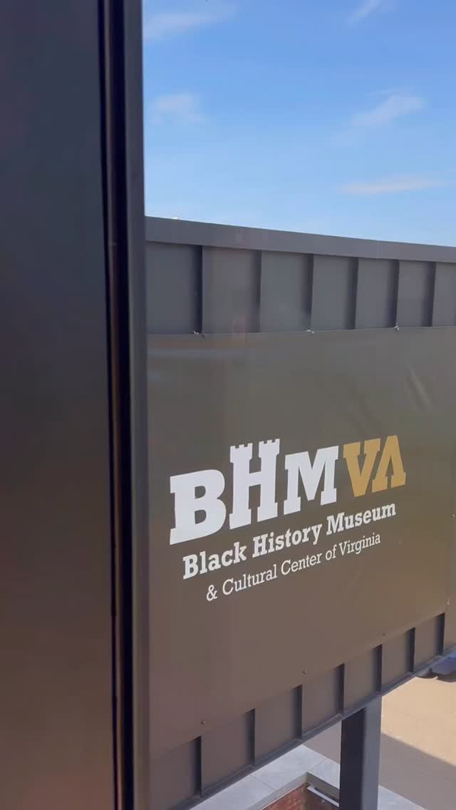 December is the perfect month to take in powerful art and support the creatives who move you—there’s no better time to give the gift of art. Here’s where you can tap in this month:
🖼 The Art Seen Pop-Up Print Gallery @ Urban Hang Suite — All December with an Art themed Game Night (Now on the 12th)
🛠 Bodies of Labor: Hands That Built a Nation @ The Black History Museum — Closes Dec 13th
🎨 The Space Between Us @ Main Street Gallery, Main Street Station — Through Dec 30th
🍽 Table of Resilience @ The Black History Museum — All December
🧷 Stickers, cards & RBRE merch @ Urban Hang Suite — All month
Support the arts, shop small, and find the perfect gift this season.
Explore more at one of the events above or at viewsbystokes.com.