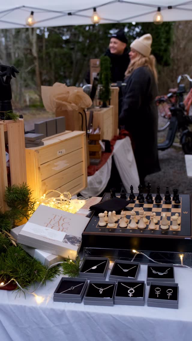 Första advent må ha varit grå, men vi hoppas att vår julmarknad fyllde på med julstämning ändå 🎄❤️ Tack till alla som besökt oss idag 🎅🏼