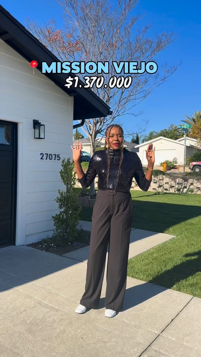 A fully re-envisioned Mission Viejo beauty — new roof, paid-off solar, chef’s kitchen & indoor-outdoor flow done right. This is California living at its best. ☀️🏡
House highlights:
3 bed | 2 bath | 1253sqft
Priced at $1,369,000
Upgrades include:
• Brand-new roof
• Paid-off solar
• New PEX piping throughout
• Upgraded electrical & new electrical panel
• Brand-new AC system with new ducts
• New tankless water heater
• New garage door
• New windows
• New doors
• New recessed lighting
• Fresh interior and exterior paint
• Wide-plank luxury vinyl flooring
Comment “MV” if interested or send me a DM for private tour!
🙋🏽♀️ ChiChi Achara, SoCal REALTOR
📲 949-545-4309
📧 SocalRealtorChi@gmail.com
🌎 www.chichiachara.com
📍 Orange County, CA
#orangecountyrealtor #missionviejorealtor #missionviejorealestate