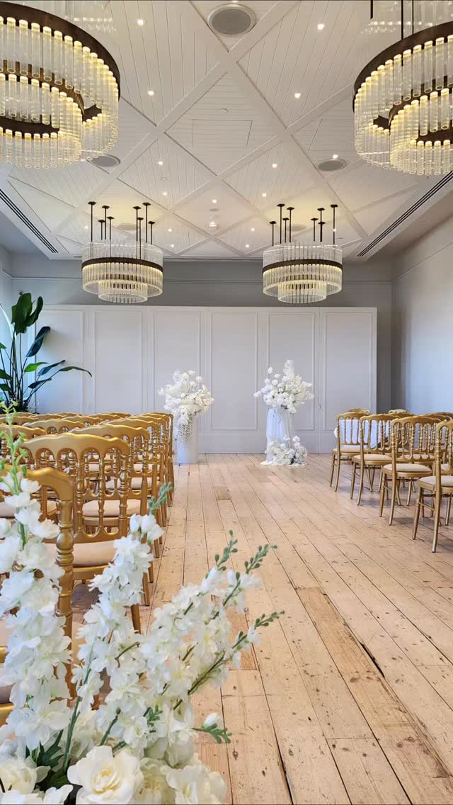 A pure white dream for Hannah and Rowan at The Continental Sorrento. Clean, modern and sculptural — from ceremony to reception, every detail flowed beautifully in the Grand Ballroom.
@thecontinentalsorrento
@hannahjoyf
Floral designs and decor, signage and props @decodays
#Decodays #WeddingFlorist #MelbourneWeddings #ContinentalSorrento #SorrentoWeddings #MorningtonPeninsulaWedding #GrandBallroom #WhiteWedding #LuxuryWeddings #WeddingStylist #WeddingFlowersMelbourne #WeddingDecor #EventStyling #BrideToBe #EngagedCouple #MelbourneBride #PakenhamFlorist #SorrentoBride #WeddingInspo