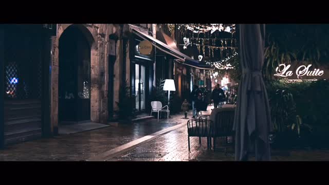 Petit film sur l’ambiance d’avant Noël avec des images de la course #TACAN à @agen_ville et notre boutique éphémère @odyssee_berbere