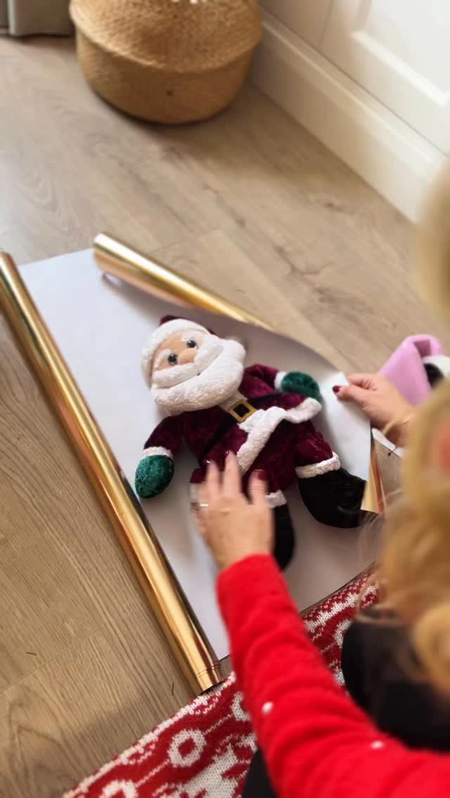 For the tricky to wrap gifts, thereโs always a few ๐คฃ๐
I love this wrapping idea - it makes life so much easier, still allows for the โunwrappingโ element rather than a gift bag (especially for kids), and itโll fit in seamlessly under the tree alongside your other wrapped gifts ๐
๐ผ๐
SAVE this to come back to when itโs time to wrap ๐๐ผ
#thehomereset #christmas #giftwrappingideas #giftwrap #christmaswrapping