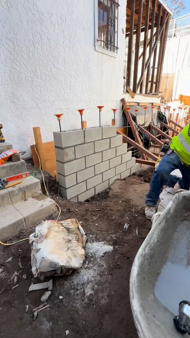 From foundation to finish our Venice project is all about engineered strength and clean design. a fully engineered retaining wall and finishing it off with a beautiful composite deck. Craftsmanship done right!
.
.
.
.
#landscape #banueloslandscaping #viral #trending #explorepage #explore #artist #artistsoninstagram #viralreels #trendingreels