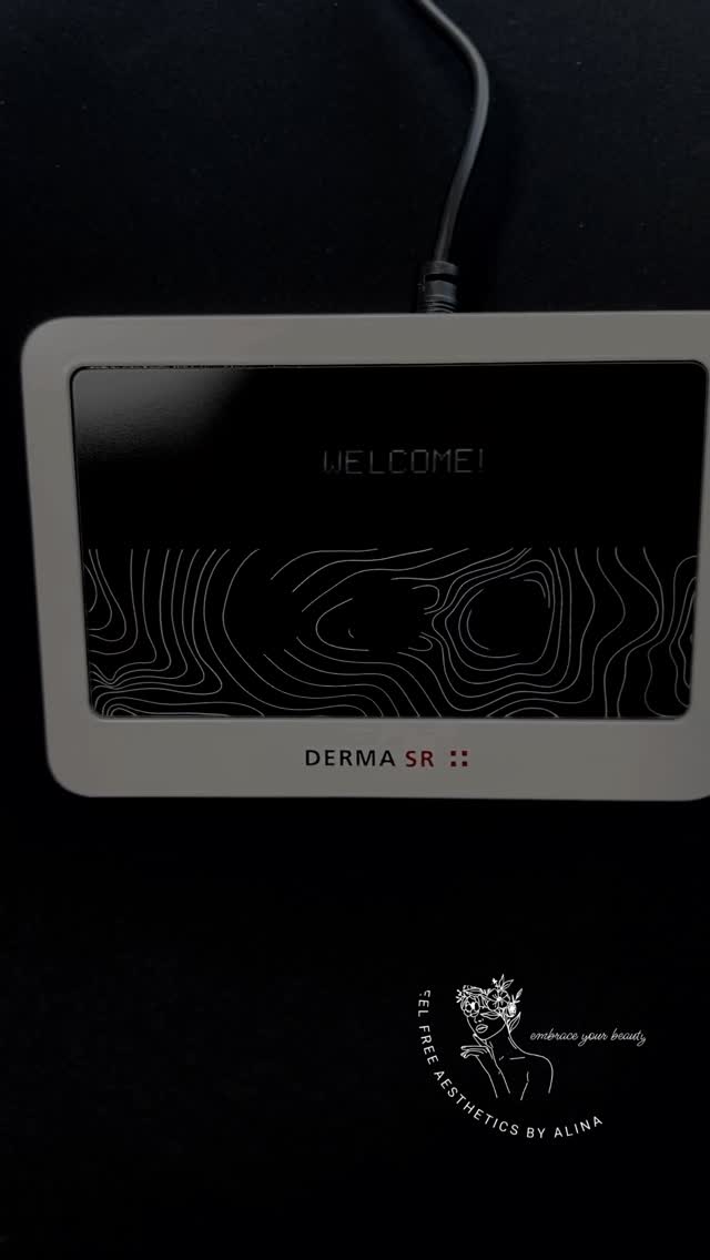 ✨Microneedling – Tiefenpflege für Deine Haut ✨
Erlebe Hautpflege auf höchstem Niveau.
Beim Microneedling wird Deine Haut sanft stimuliert, um ihre natürliche Regeneration zu aktivieren – für einen sichtbar ebenmäßigen, strahlenden und frischen Teint.
Feinste Mikronadeln setzen gezielte Impulse, die die Kollagen- und Elastinproduktion anregen und Deine Haut von innen heraus stärken.
Das Ergebnis: Ein verfeinertes Hautbild, neue Spannkraft und ein unvergleichlicher Glow. ✨
#microneedling #dermasr #luxurybeauty #skinperfection #antiaging #glowingskin #beautyritual #skincareluxury