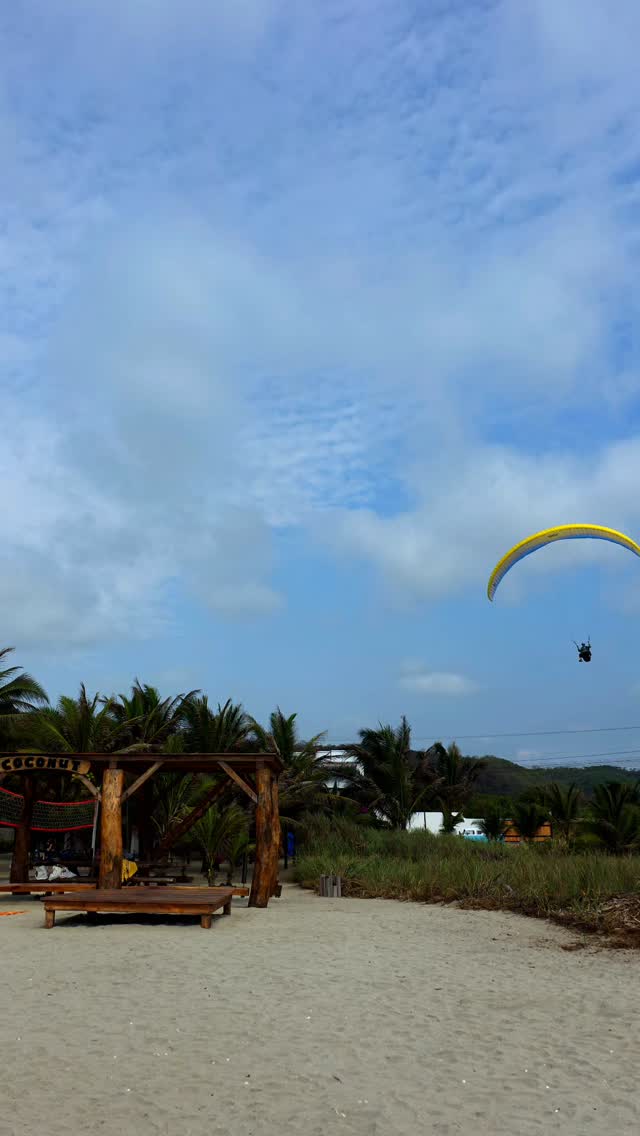 Fly like a girl! Land like a boss.
This boss is back for her 3rd year in a row and it shows.
4th-annual-canoa-fly-in happening Meow!
😻