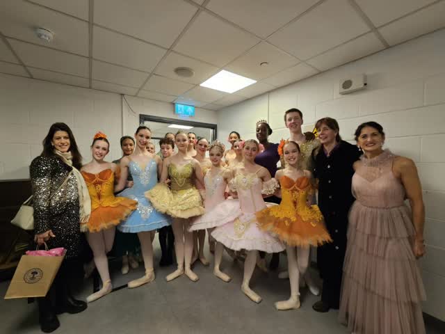 Fabulous performances from both of our two Nutcracker casts this evening. Congratulations to all of our dancers from @lvballetschool
@w_lsdance.
@du_boisson_dance_foundation
@ballet_with_anna_duboisson
So wonderful to have @darceybussellofficial @maymagriofficial @garethhaw @leannebenjamin_official in the audience supporting us all.
Lucky children!
Well done team, so proud of all.