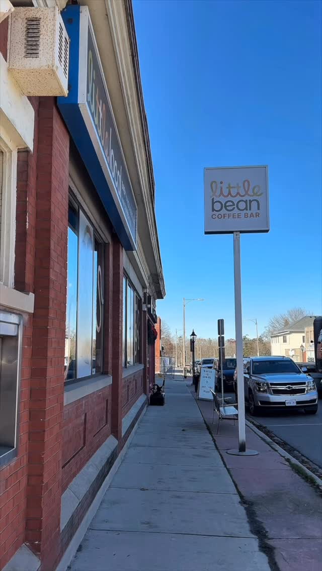 ‘Tis the season to shop local🎄✨
Today we explored Little Local and Little Bean in Delhi — the coziest spot to wander, discover quality gifts, and treat yourself to a hot (or iced!) cup of your fave drink from the Little Bean Coffee Bar ☕️❄️
Keeping it local this holiday season feels good all around. ❤️🎁
#ShopLocal #HolidayVibes #SupportSmallBusinesses