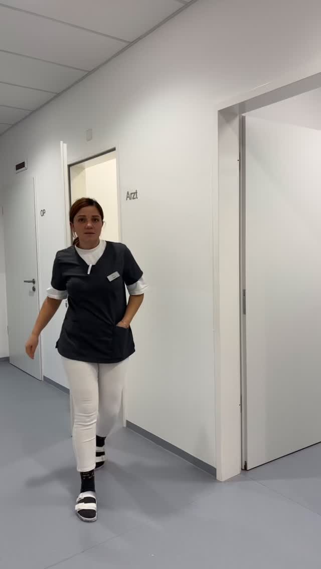 Noch ein wenig, dann neigt sich das Jahr dem Ende zu.
Wir möchten uns herzlich für Ihr Vertrauen und die gute Zusammenarbeit bedanken.
Auch im neuen Jahr sind wir mit vollem Einsatz für Sie da – kompetent, aufmerksam und engagiert für Ihre Hautgesundheit.
Wir wünschen Ihnen vor allem eines: Bleiben Sie gesund. 🤍
Hautarztpraxis Schwabach
Dr. Englert und KollegInnen
& Team
#dankbar #dankbarkeit #hautärztin #praxis #schwabach #hautarzt #schwabacherleben #humor #lächeln #lachen #freude