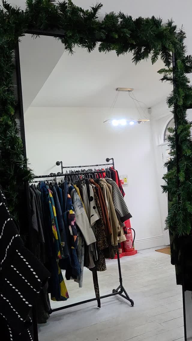 #womensfashion
#manchester
#uppermill
#womensclothing
#sale
#holmfirth