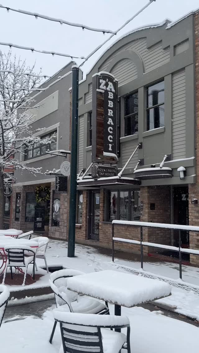 Oh why, hello there winter ❄️ It’s been awhile!
#downtowncastlerock #crco #castlerockcolorado #christmasincolorado #christmasincastlerock