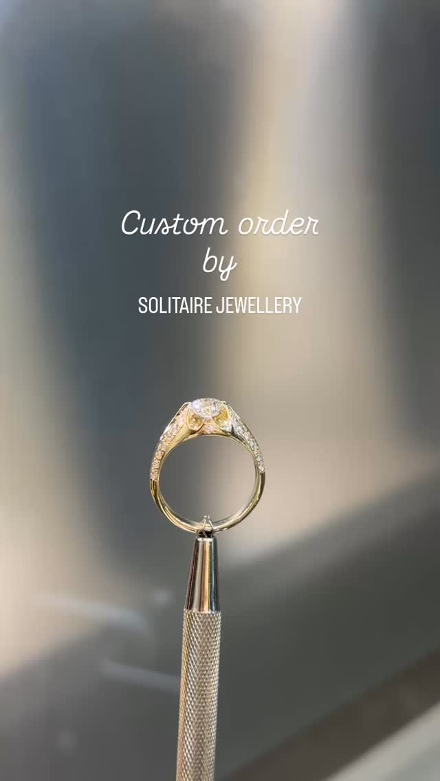 Small reminder to our loyal customers: from statement rings to bold necklaces and sophisticated bracelets, our bespoke jewellery is tailored to your unique style and vision. #herenring #antwerpen #antwerpshopping #diamondsantwerp #mannenring #diamantring #solitaireantwerp