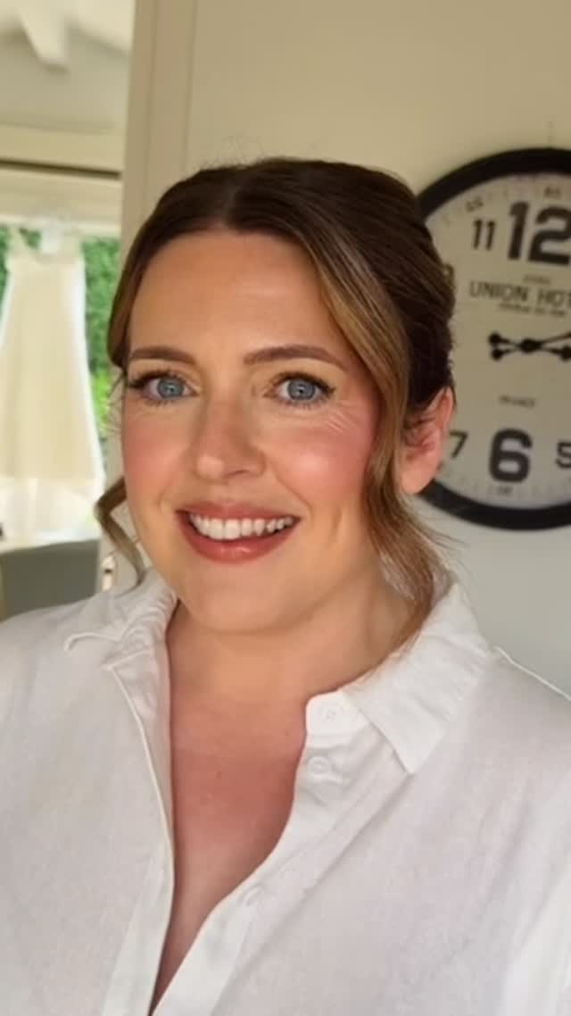 Gorgeous bride KATIE with hair by LAUREN and makeup by ABBIE 👌
A luxury bridal beauty experience - natural, glowing, refined.
Our team of leading bridal hair stylists and makeup artists create cohesive, modern looks designed to last through every moment.
Servicing Sydney, the Southern Highlands & South Coast NSW.