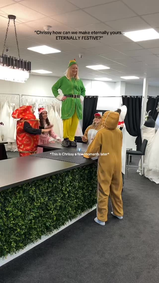 Stylist by day Elf by evening! Time to get everyone in the festive spirit!
.
.
#christmaswork #weddingtok #BridalBoutique