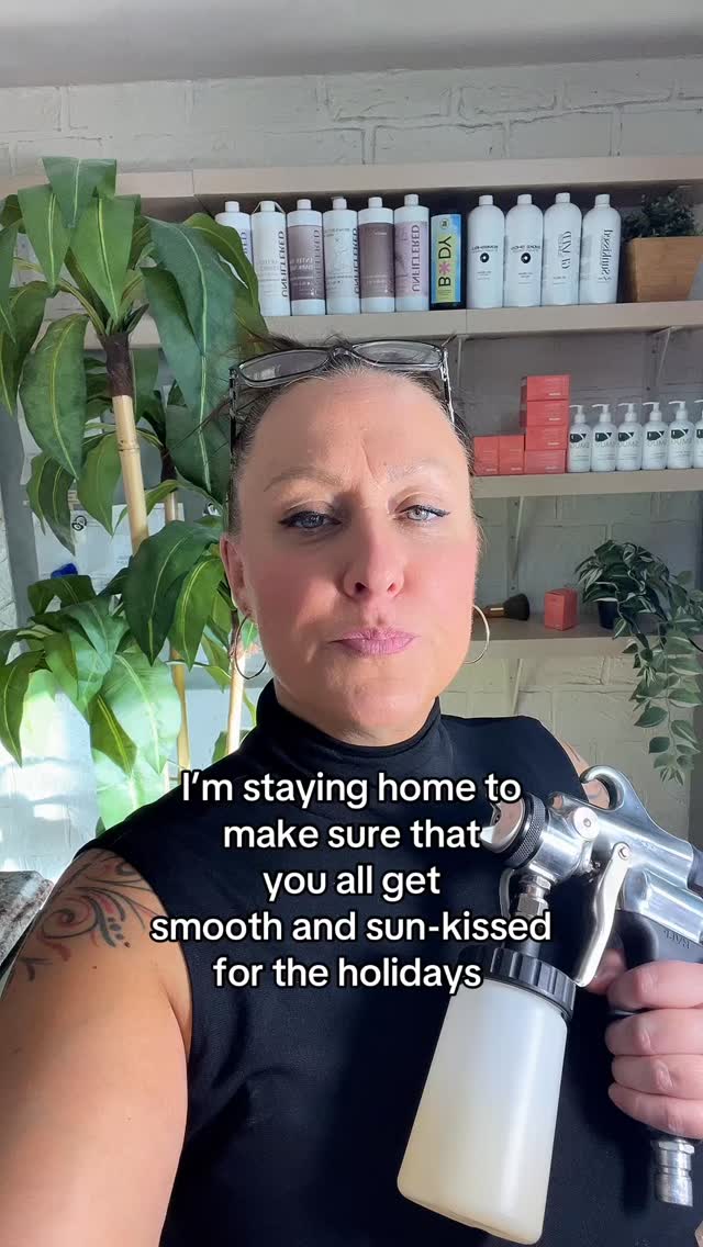 Getting YOU smooth and sun-kissed for the holidays is MY happy place!
Next week will be C R A Z Y with appointment for ✨New Year’s Eve✨prep, so go grab a time a lot if you haven’t already!
And send me the pictured of you all dolled up!! It’s the highlight of my week!!! ✨✨✨✨
#SprayTan #Sugaring #Winnipeg