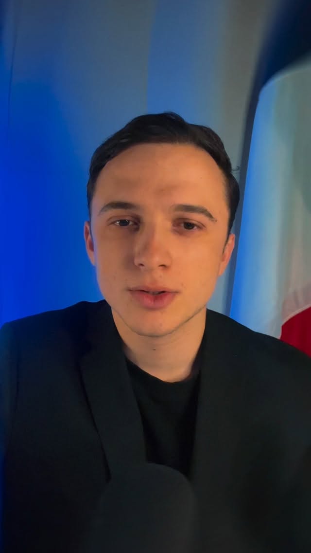 Le Mercosur n’est pas un simple accord commercial.
C’est un choix de société.
Un choix entre l’indépendance ou la dépendance, entre la qualité ou la quantité, entre la souveraineté ou l’abandon.
La France ne peut pas sacrifier ses agriculteurs, ses territoires et la maîtrise de son alimentation pour des intérêts qui ne sont pas les siens.
Protéger notre agriculture, ce n’est pas du repli.
C’est garantir la sécurité, la dignité et l’avenir de millions de Français.
La France doit rester maîtresse de ce qu’elle produit, de ce qu’elle consomme et de ce qu’elle défend.
C’est le cap que je porte avec France Résistante.
#mercosur #agriculture #france🇫🇷 #pourtoi