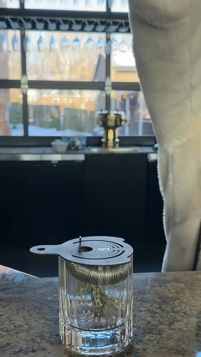 Come for the cocktails, stay for the magic ✨🍸