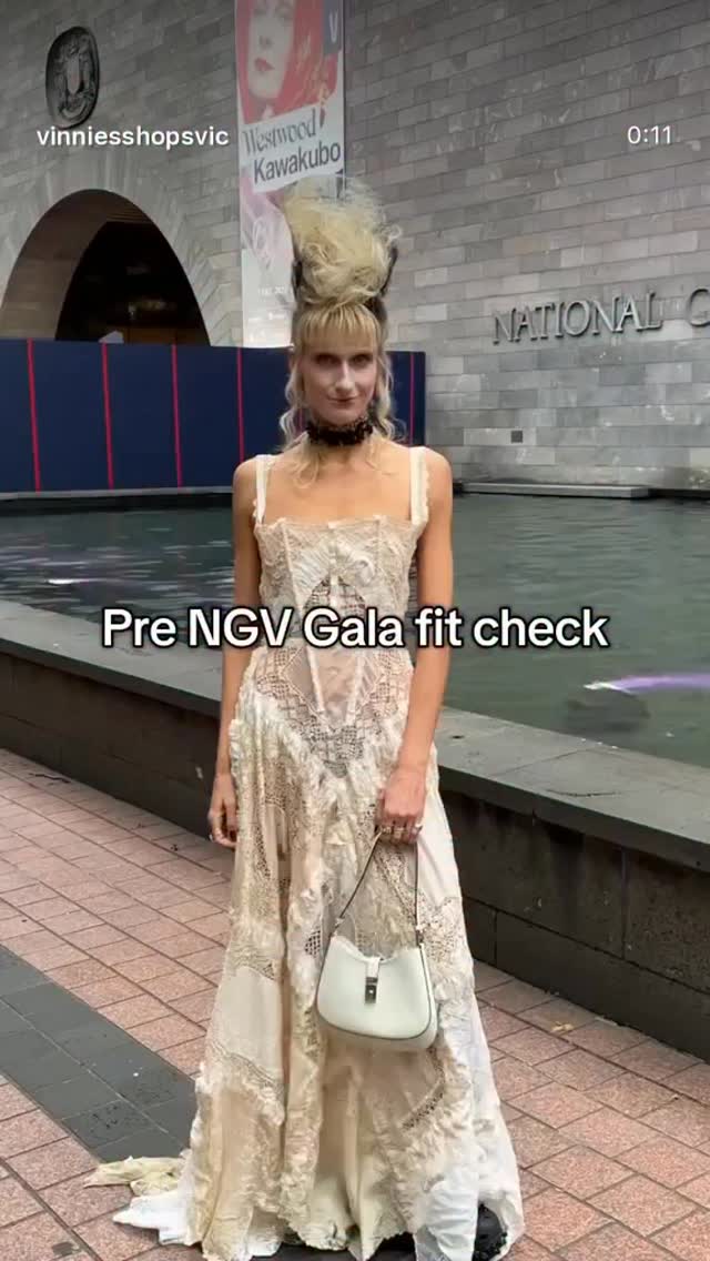 A lovely whirlwind to finish the year off with this special project… excited to bring more of this work to life in the new year and beyond…looking forward to finally bringing new pieces into reality along with an exciting change that I have been nurturing for a while. I hope everyone gets to have some downtime with a chance to reflect and recharge… 🤍🤍🤍🤍
.
.
.
.
#silkweddingdress #modernbride #modernwedding #contemporarybride #contemporarybridal