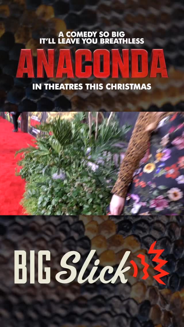 #paulrudd hosts @bigslickkc @childrensmercy 🏆 Winners 🏆 on the #redcarpet for the upcoming release ( 🎄December 25th 🎄) of the reimagined @anacondamovie #kataroundtown #kidsfirstcoming_attractions #kansascity #premiere #anaconda #anacondamovie #bigslickkc @onthesceneadv @mira_couture