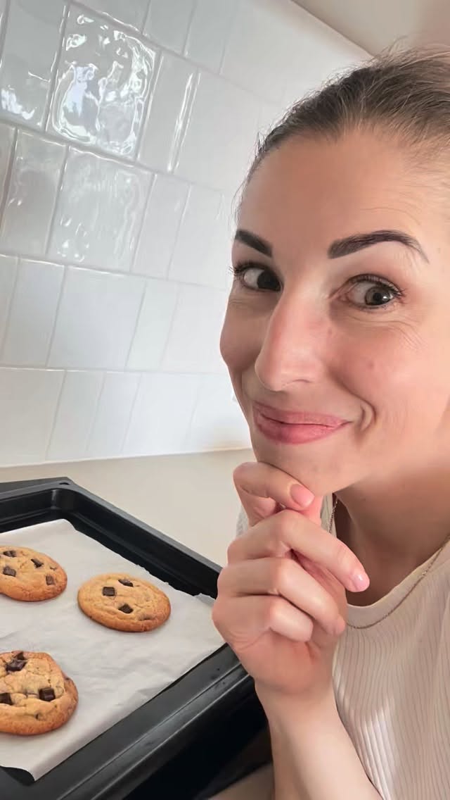 Just a few moments from my kitchen these past weeks ✨
Busy hands, a full heart, and Christmas on the way 🥳
Every petit four, every detail, made by hand, right here.
Thank you for supporting a small home kitchen 💛
#MaisonAugustine
#FrenchPatisserie
#FrenchDesserts
#HomeKitchen
#SmallBatch
#HandmadeWithLove
#newcastlensw
#petitsfours
#newcastleeats